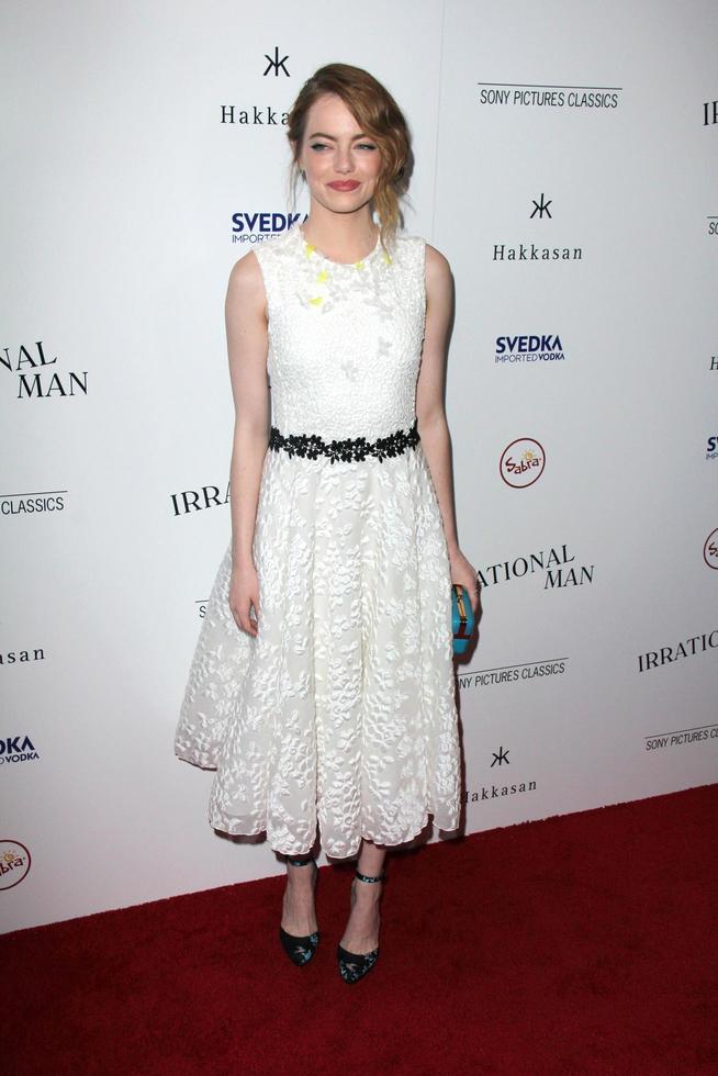 los angeles, 9 luglio - emma stone all'irrational man los angeles premiere al teatro della gilda americana dello scrittore il 9 luglio 2015 a beverly hills, ca foto