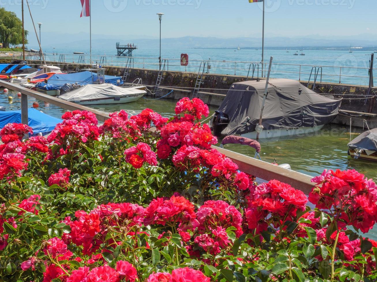 meersburg sul lago di costanza in germania foto