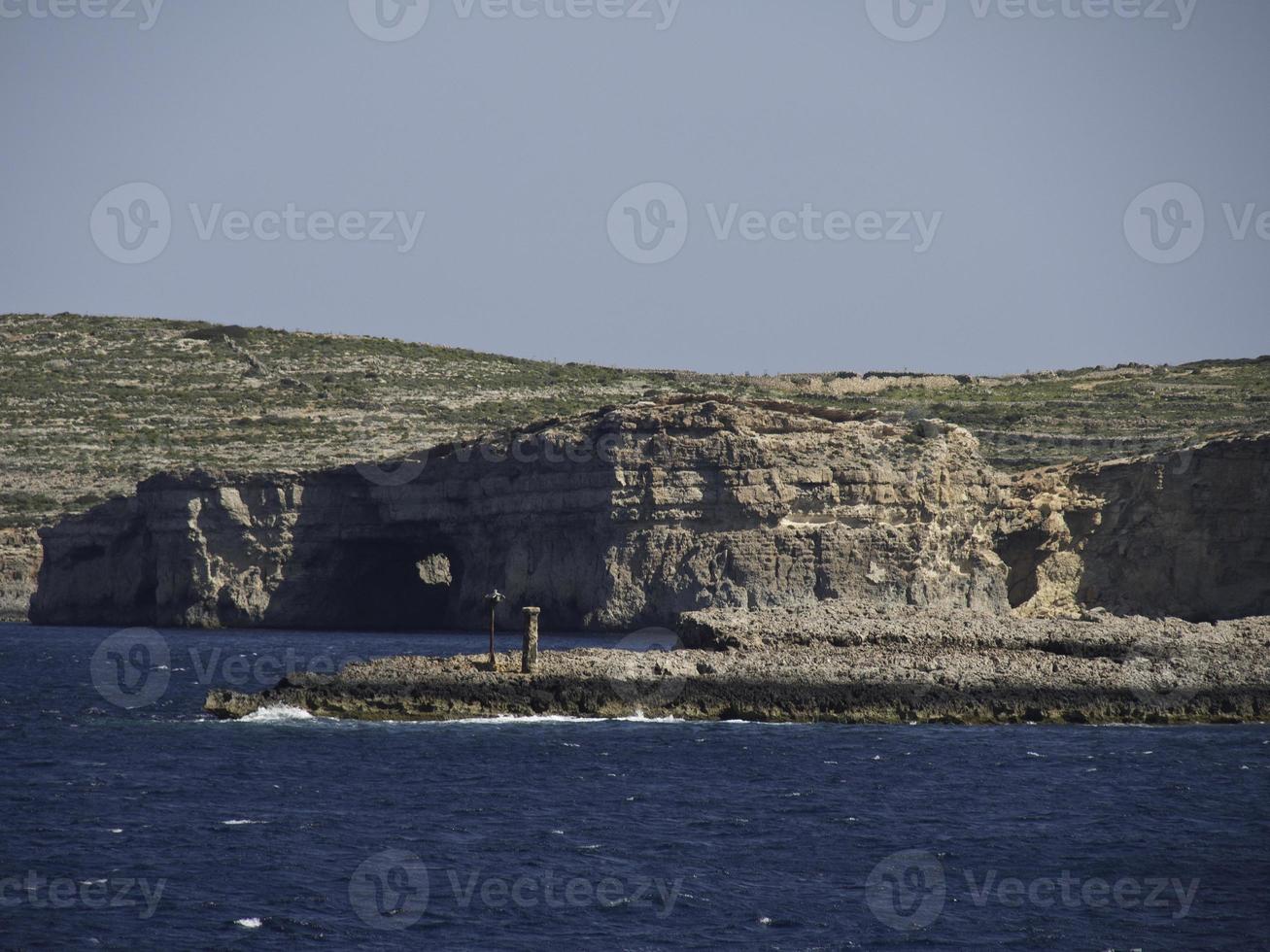 l'isola di gozo sul mar mediterraneo foto