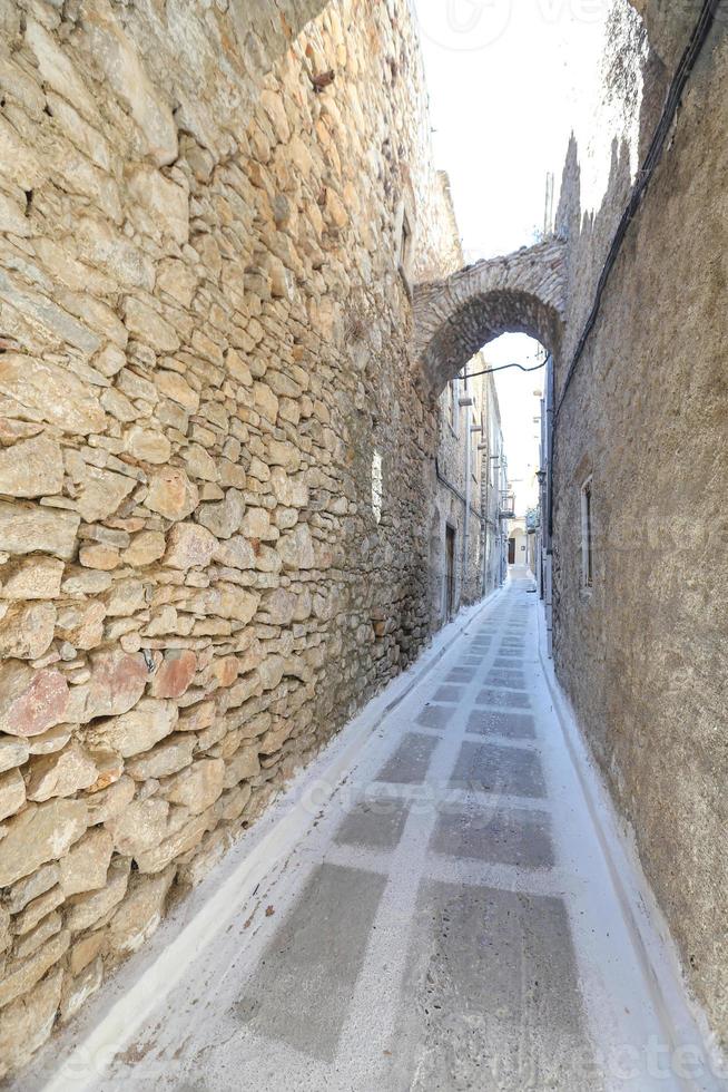 strada tradizionale a pyrgi, isola di chios, grecia foto