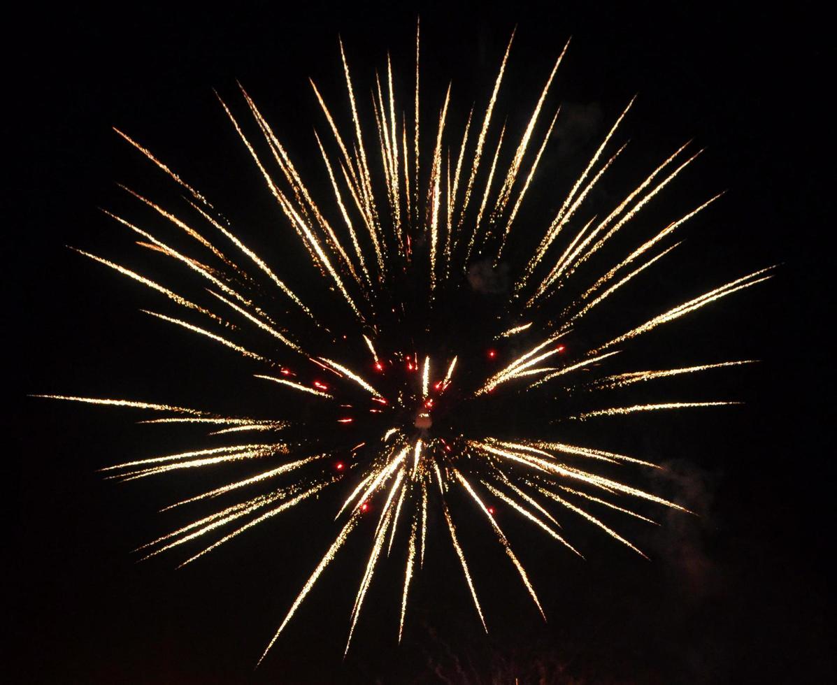 4 luglio fuochi d'artificio nel cielo foto