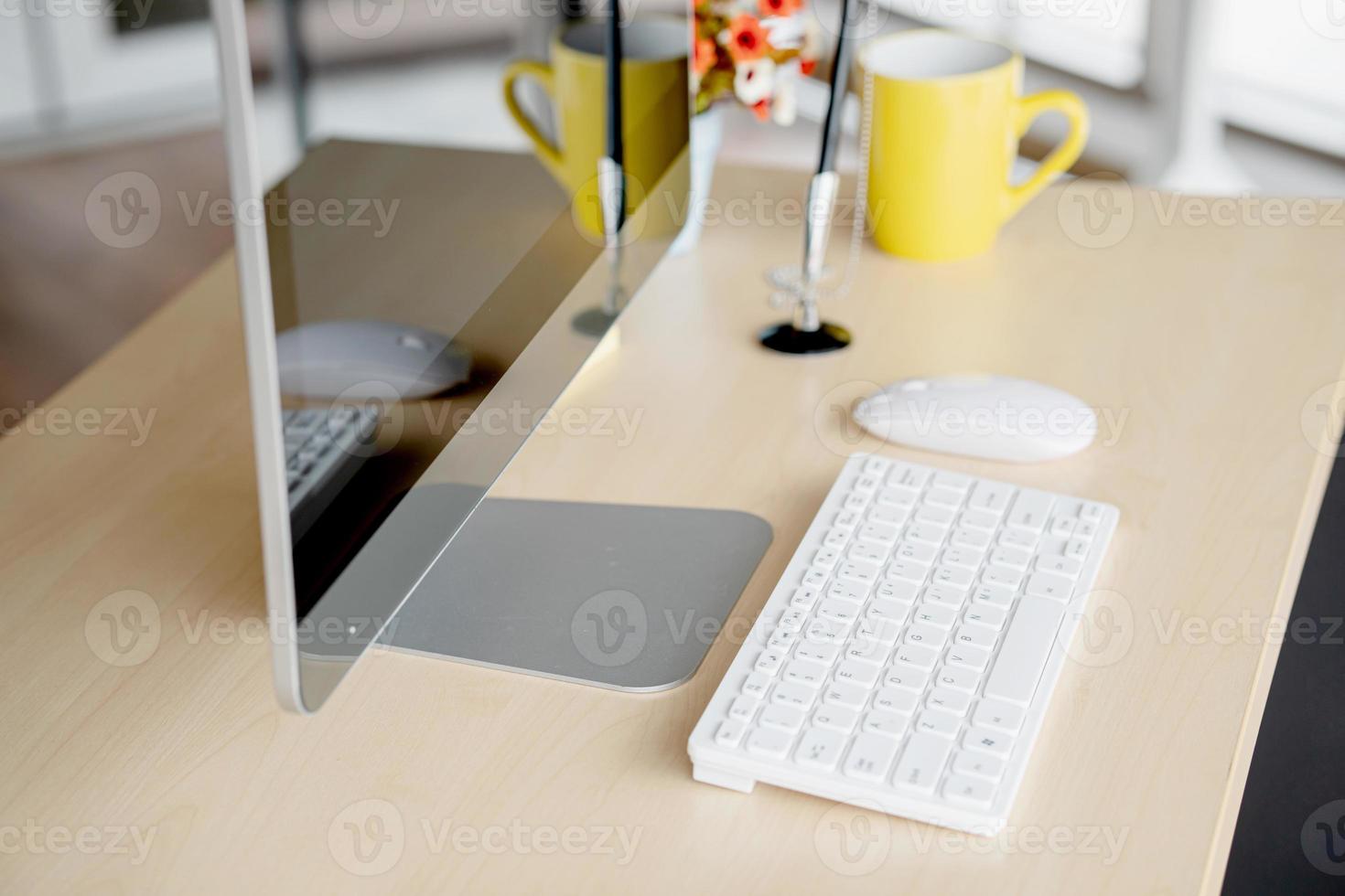 concetto di business e posto di lavoro. tastiera del computer foto