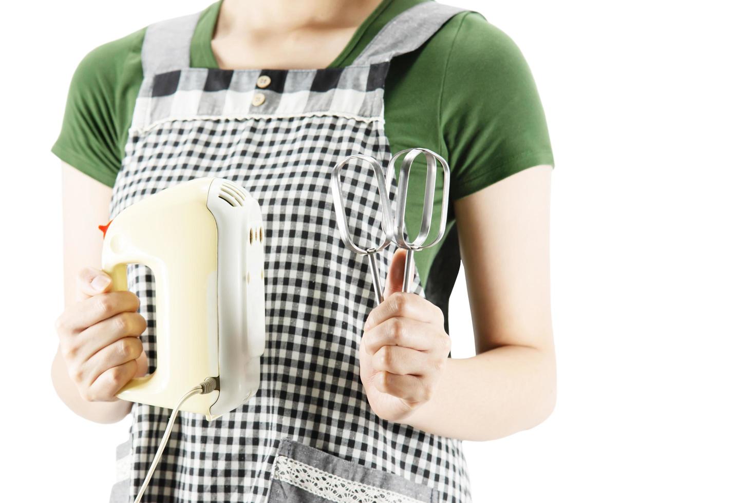 signora felice che tiene roba kichen sopra lo sfondo dello spazio della copia - concetto di preparazione del cibo fatto in casa della gente foto