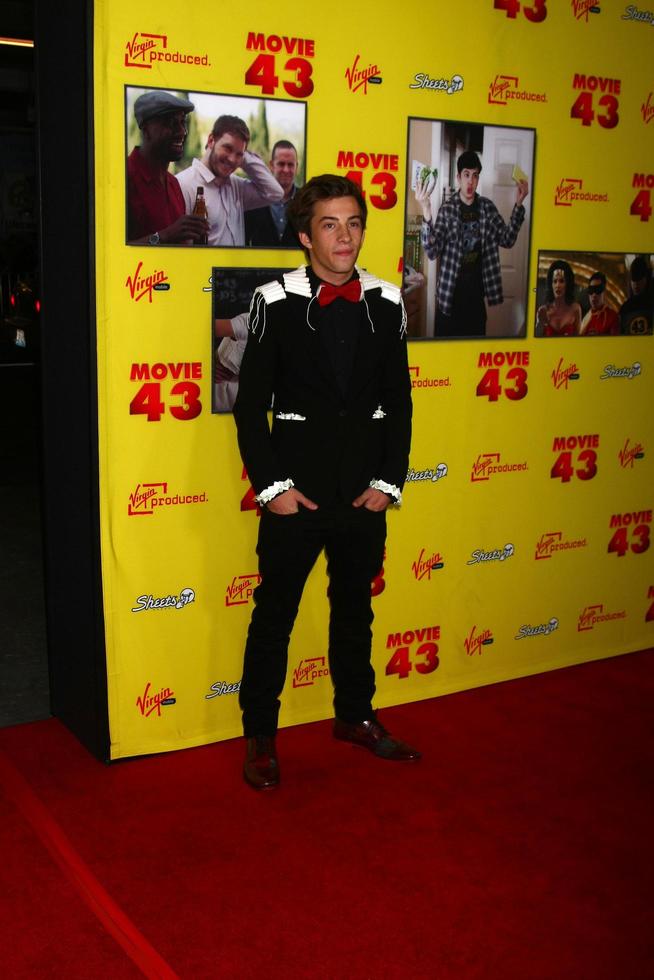 los angeles, 23 gennaio - jimmy bennett arriva al film 43 los angeles premiere al teatro cinese il 23 gennaio 2013 a los angeles, ca foto