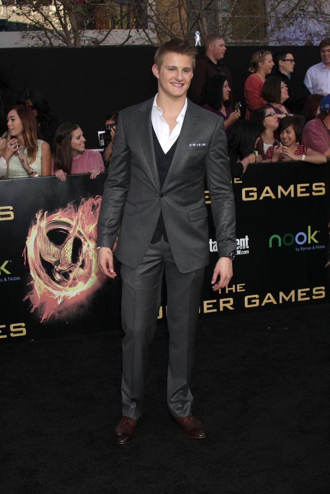 Los angeles, 12 marzo - Alexander ludwig arriva alla premiere dei giochi della fame al teatro nokia at la live il 12 marzo 2012 a los angeles, ca foto