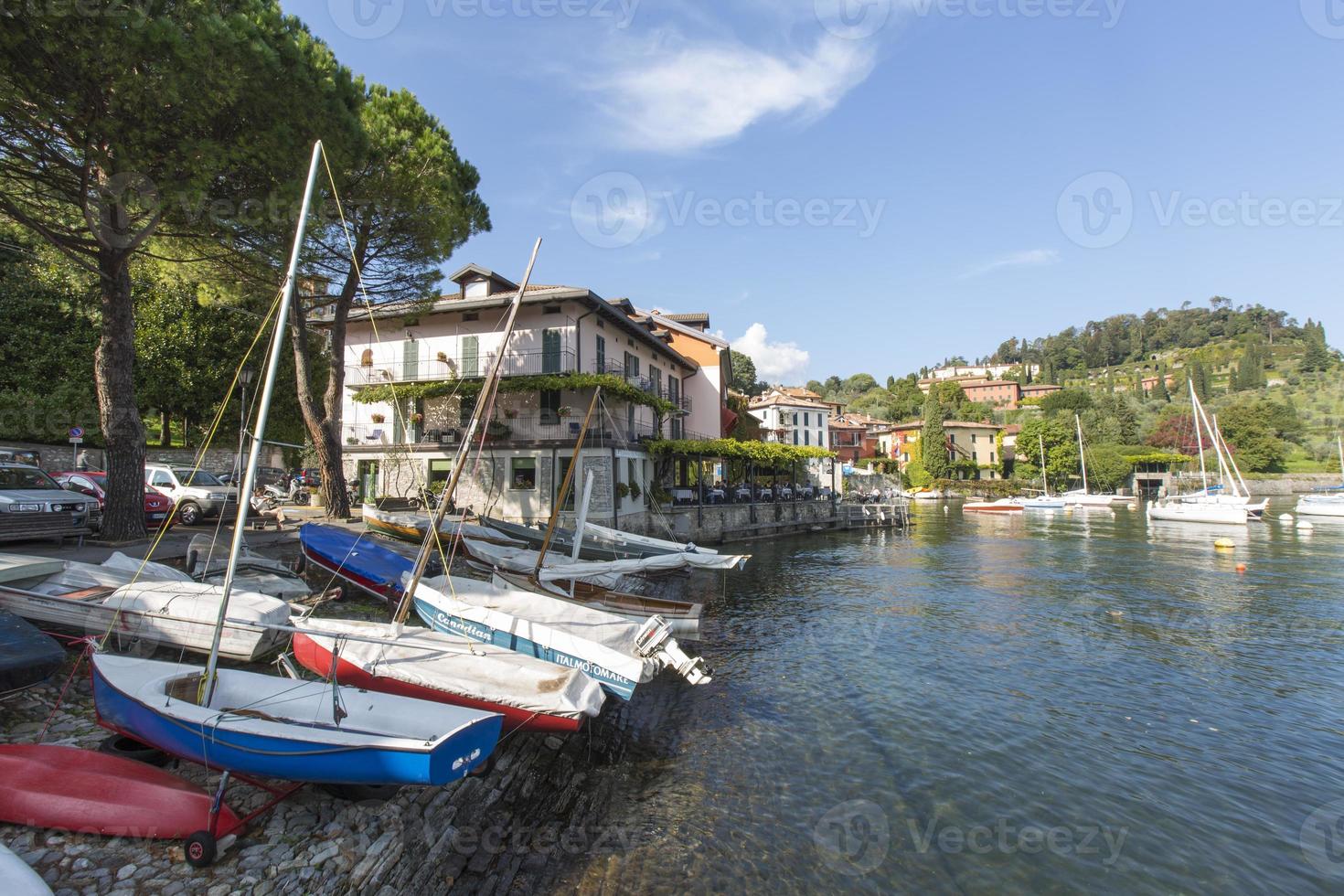 barche sul lago di como, italia foto