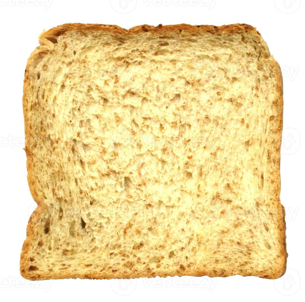 pane integrale a fette isolato su sfondo bianco foto