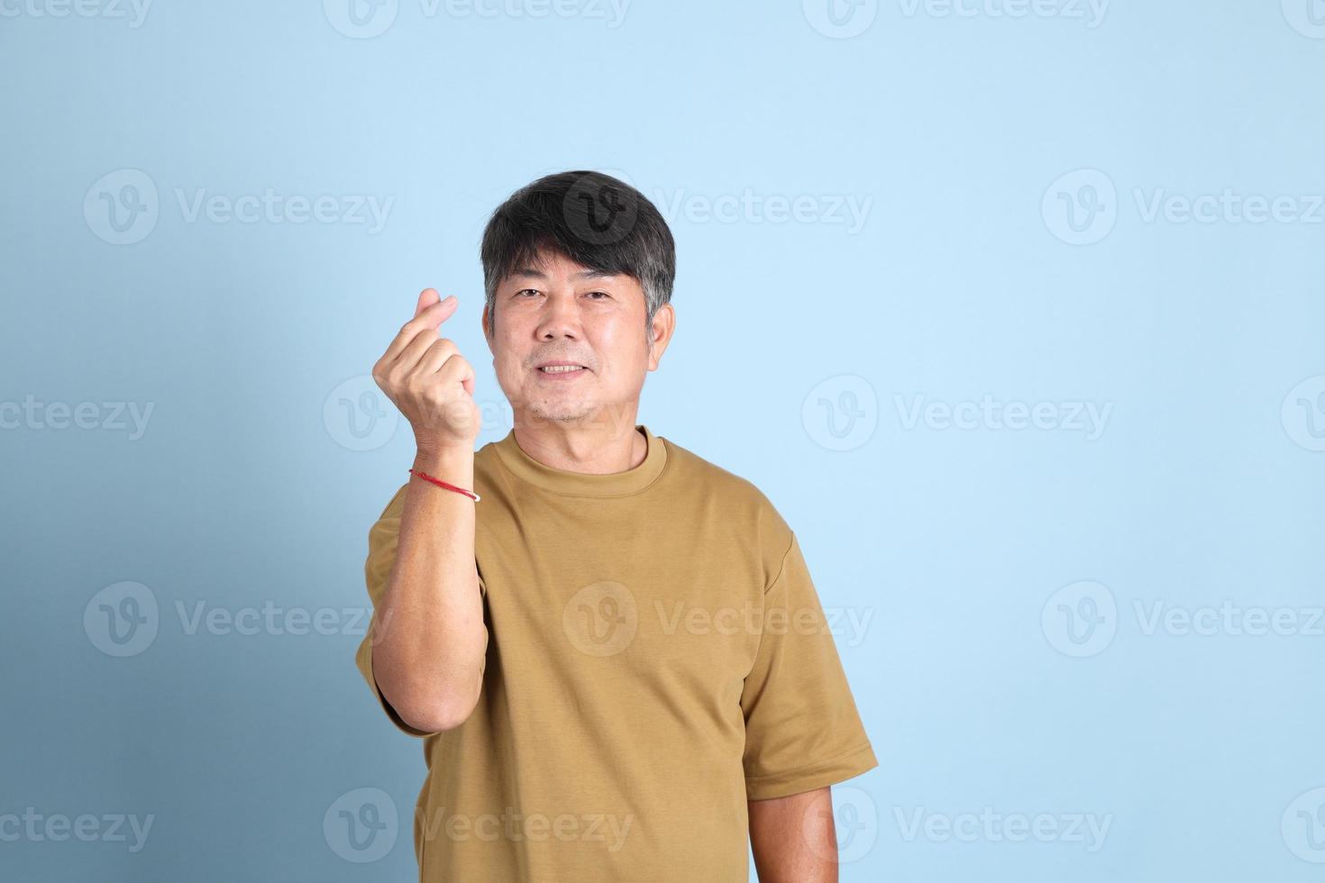 uomo asiatico anziano foto