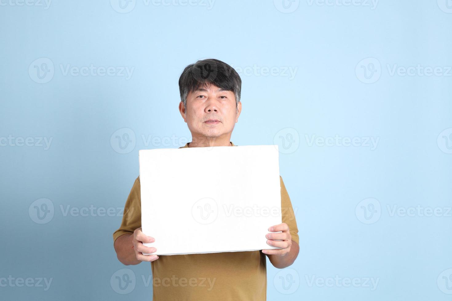 uomo asiatico anziano foto