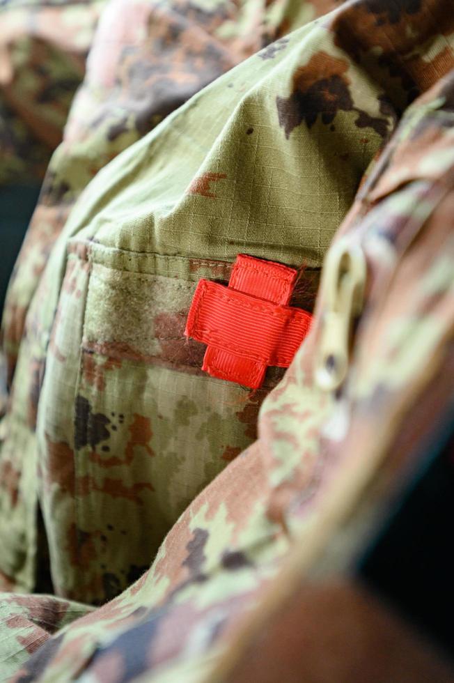 galloni sull'uniforme pixel militare ucraina. foto