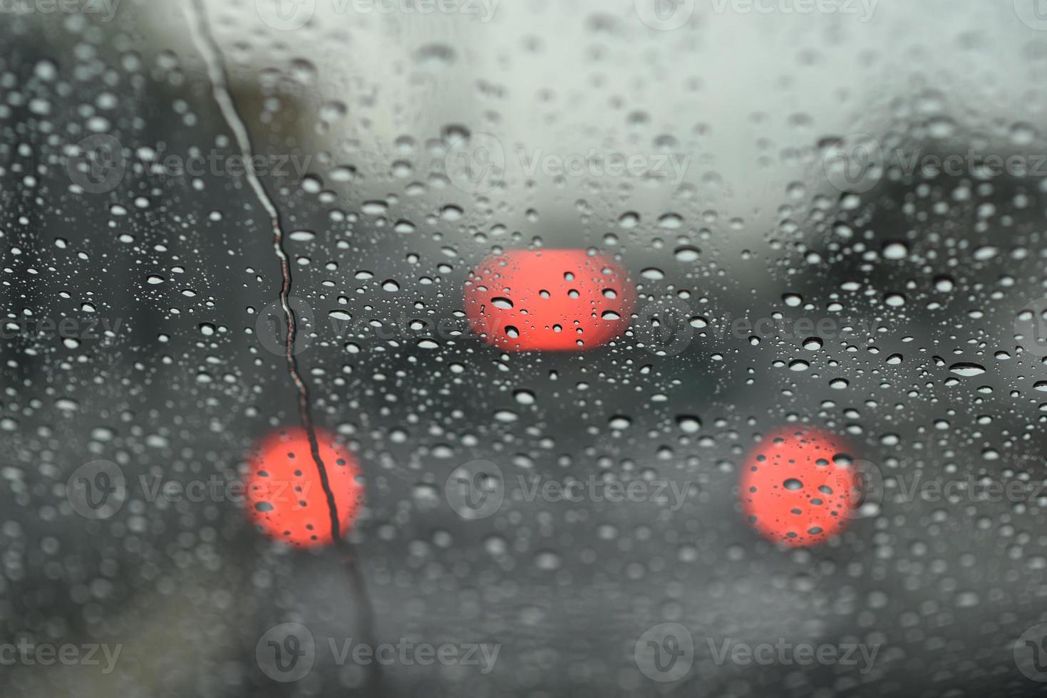 piove durante la guida, vista dall'interno foto