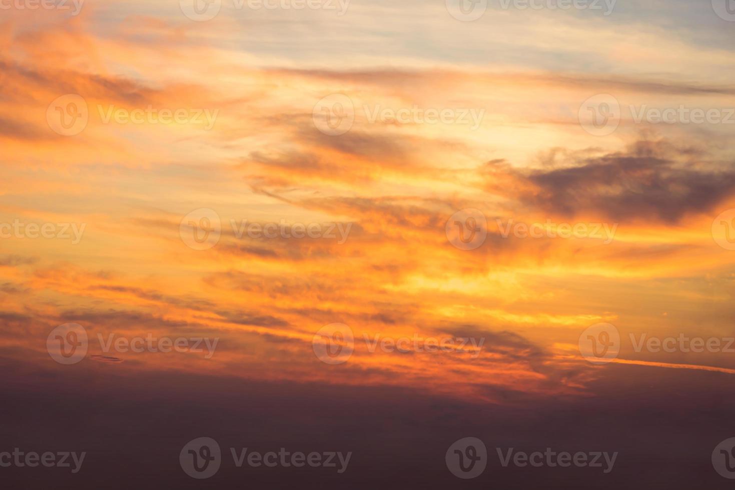 il cielo con la nuvola bellissimo sfondo del tramonto foto