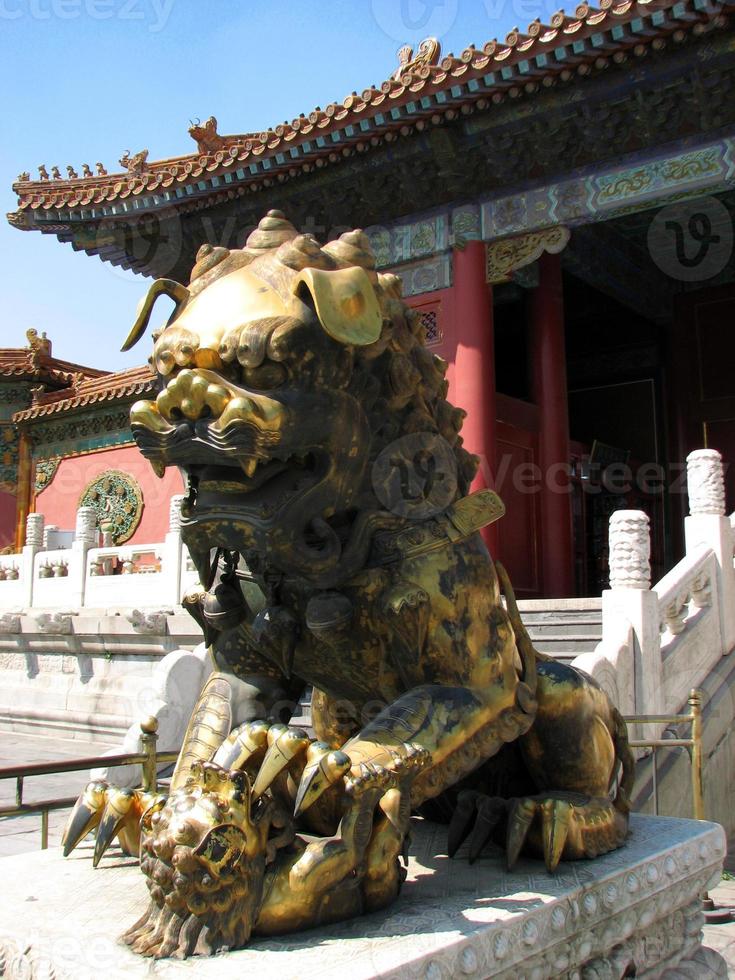 statua del leone dorato, città proibita, pechino foto