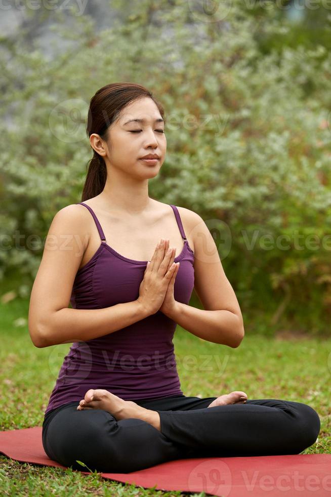 stile di vita yogi meditando foto