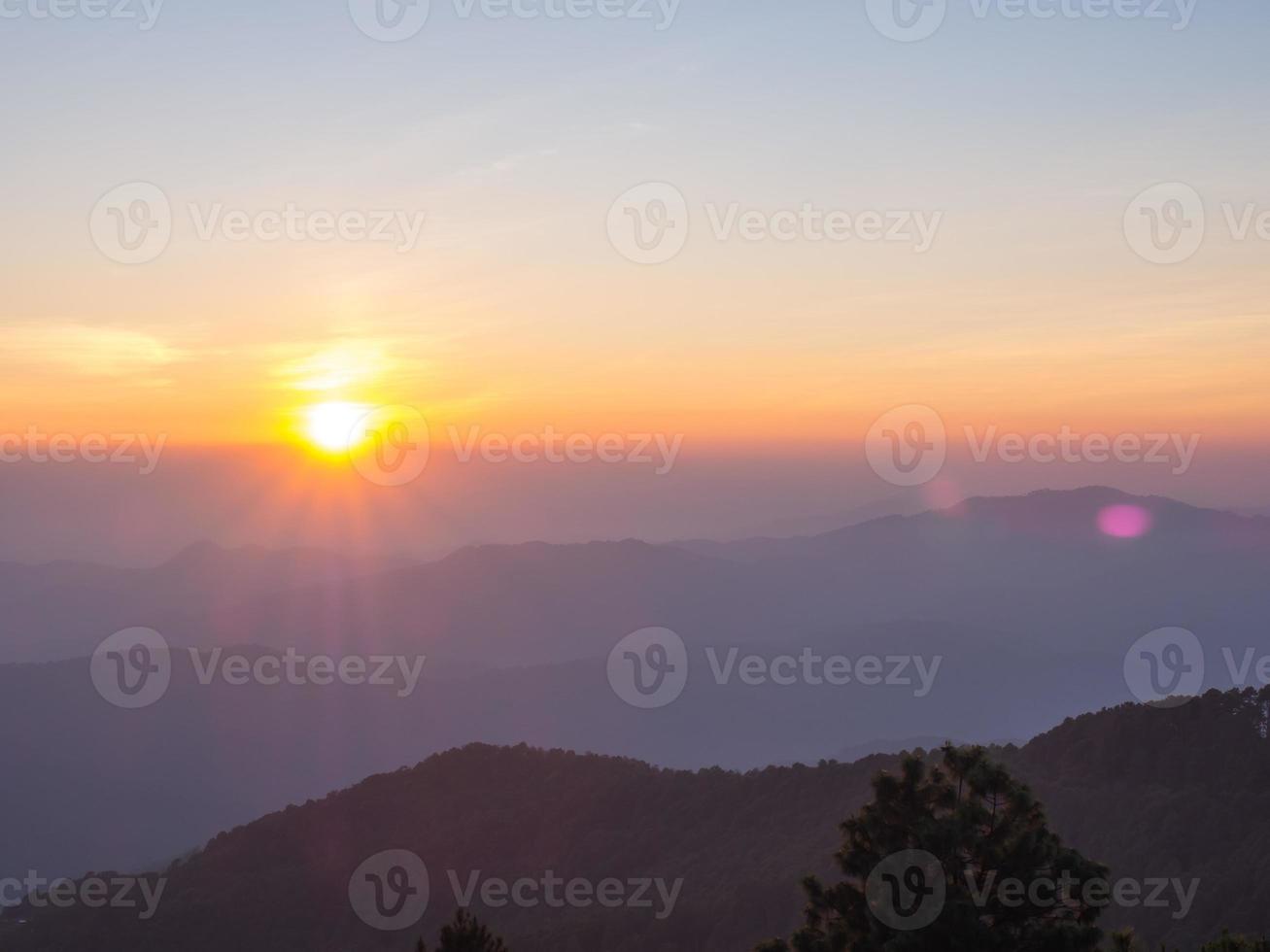 punto di vista del tramonto in thailandia foto