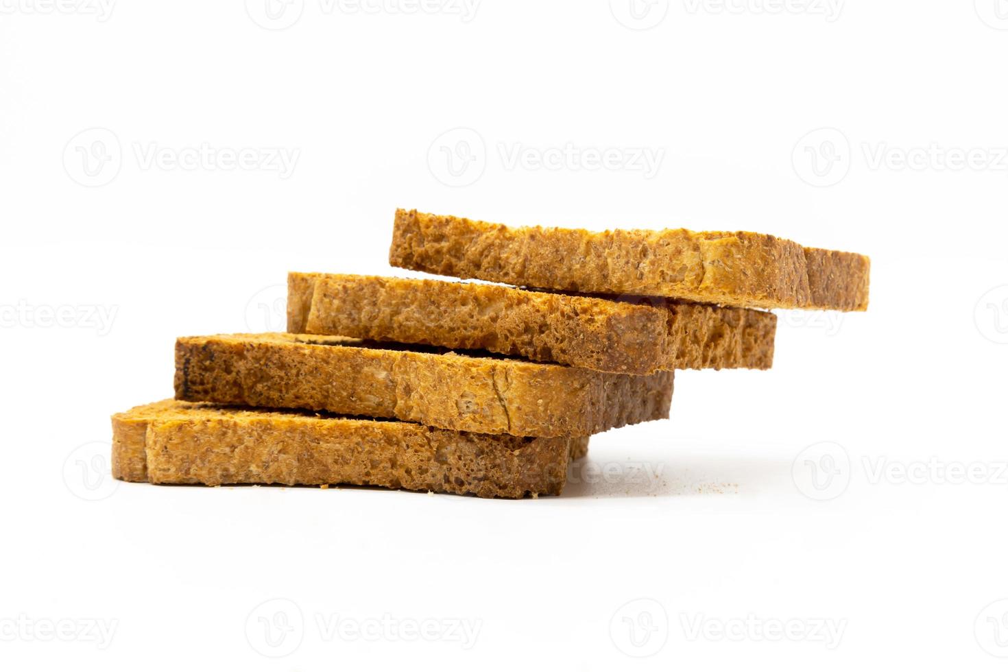 fette di pane tostato isolato su sfondo bianco. foto