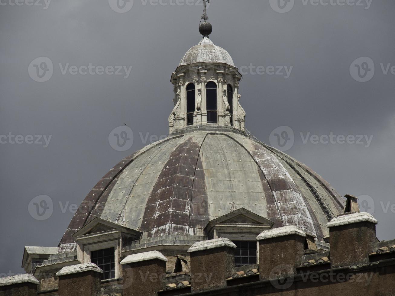 la città di roma in italia foto