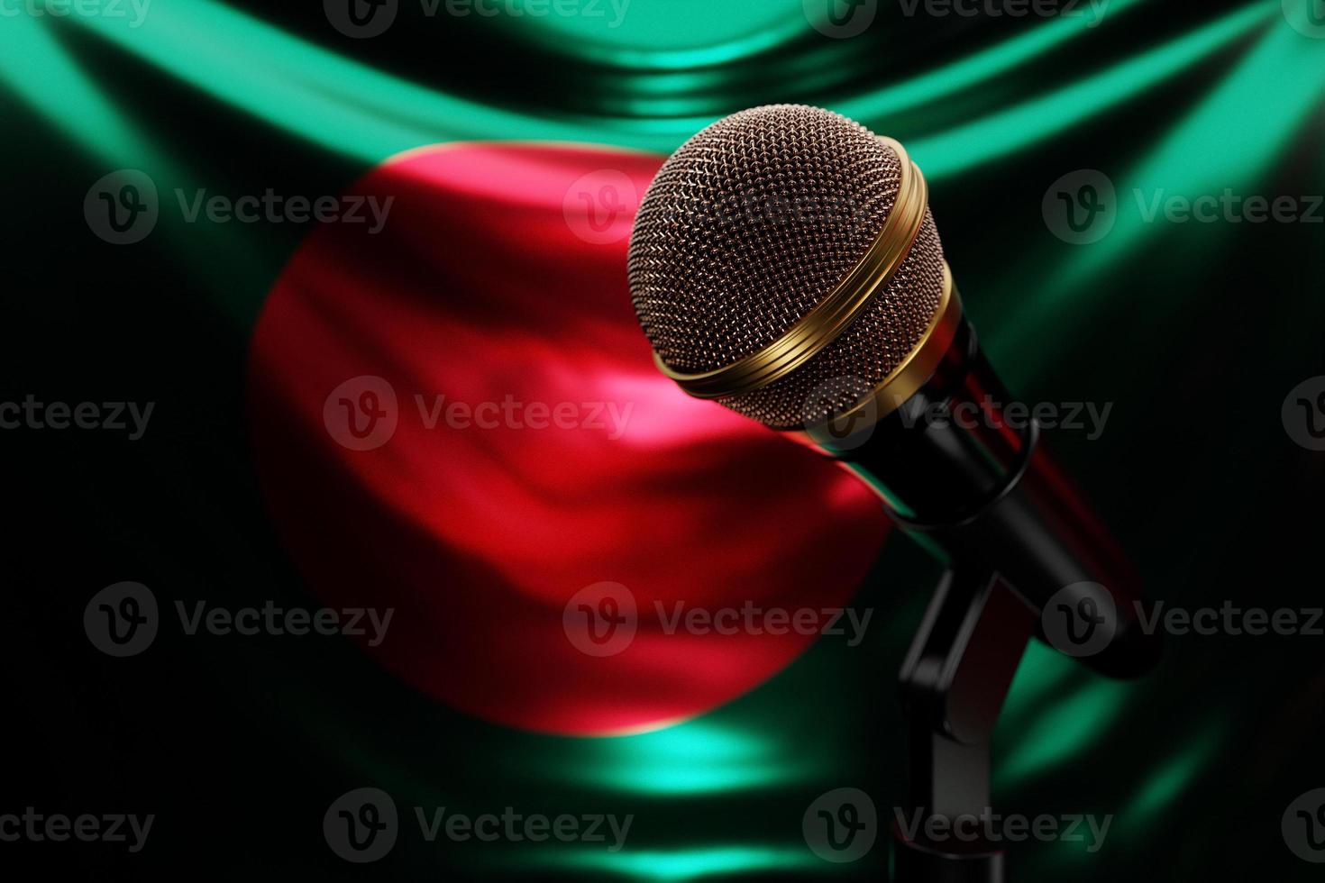 microfono sullo sfondo della bandiera nazionale del bangladesh, illustrazione 3d realistica. premio musicale, karaoke, radio e apparecchiature audio per studi di registrazione foto