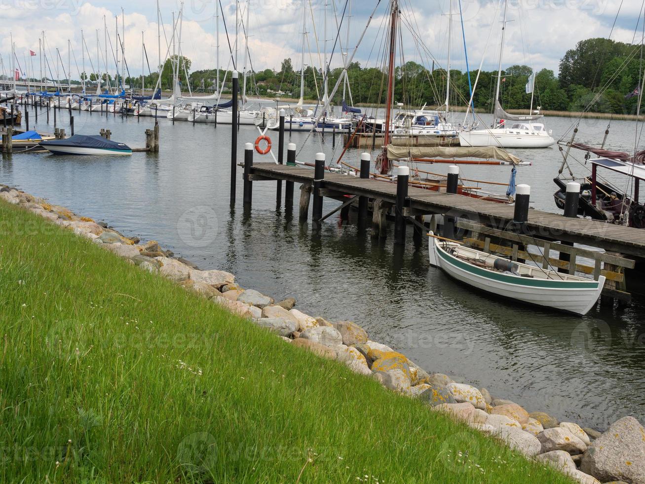 la città di Kappeln sul fiume Schlei foto