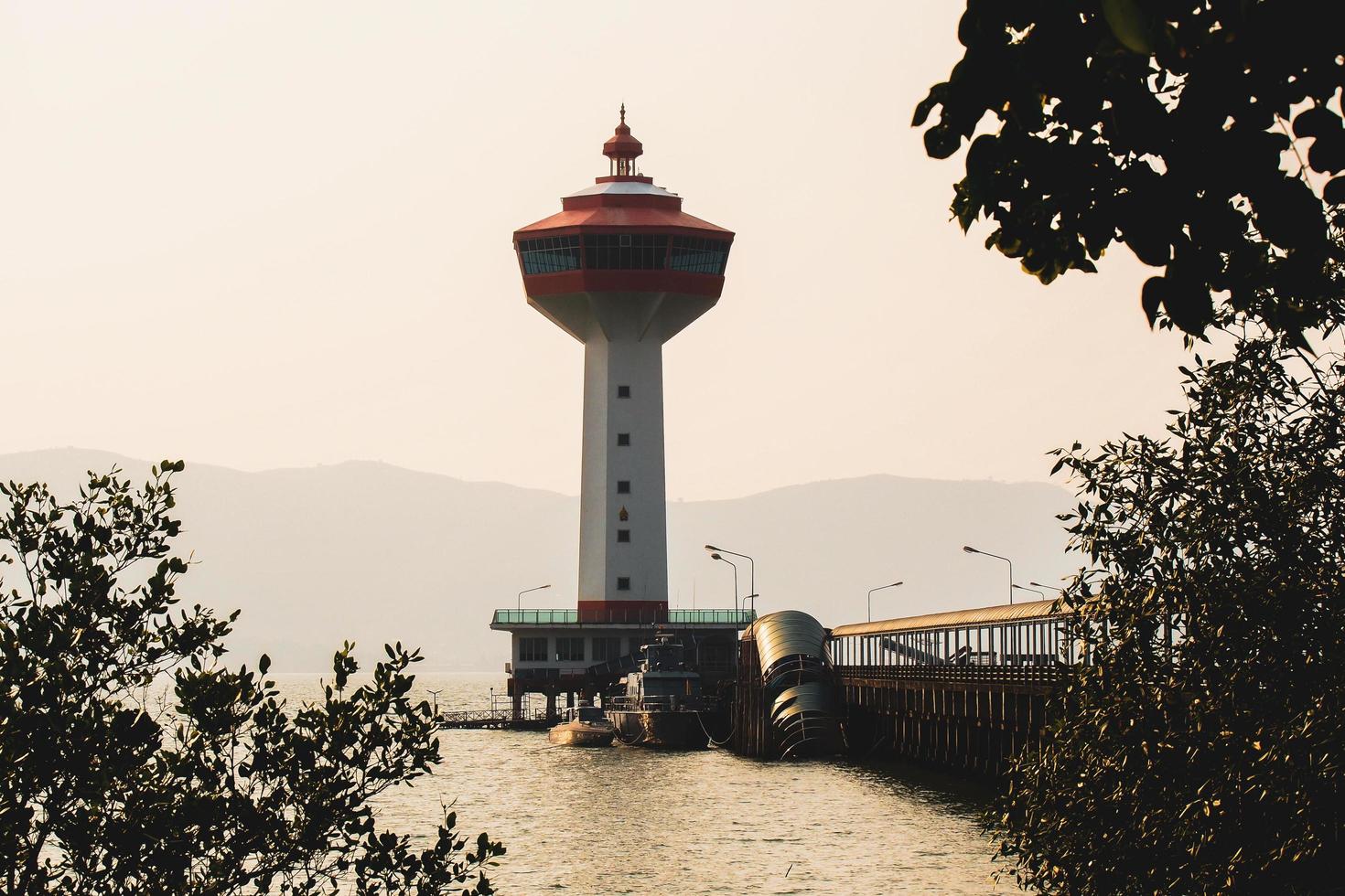 faro blu, vista tramonto. tramonto del faro al pomeriggio vista. Tailandia foto