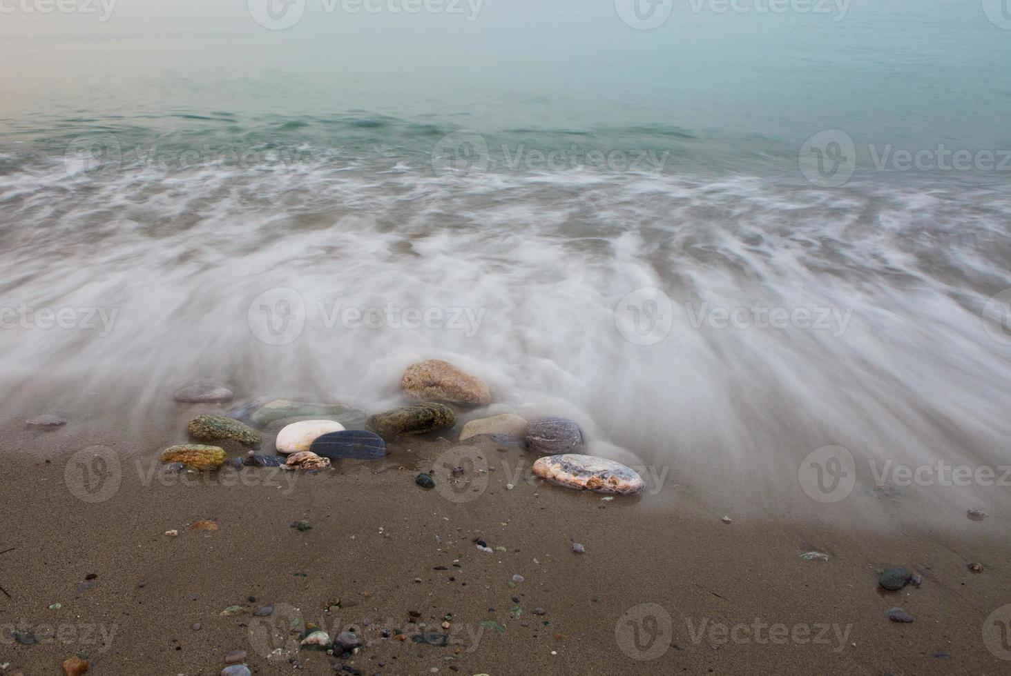 bellissimo paesaggio con natura e mare in grecia foto