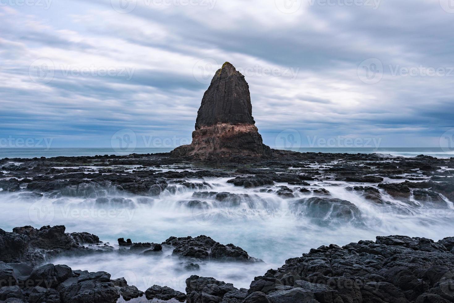 il pulpito rock lo spettacolare paesaggio di cape schanck nella penisola di mornington, victoria state of australia. foto