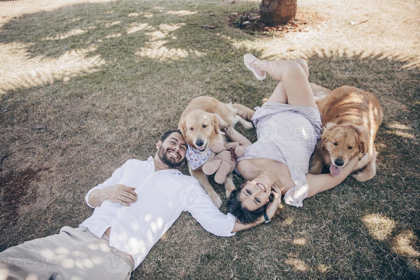 coppia foto di gravidanza con cani