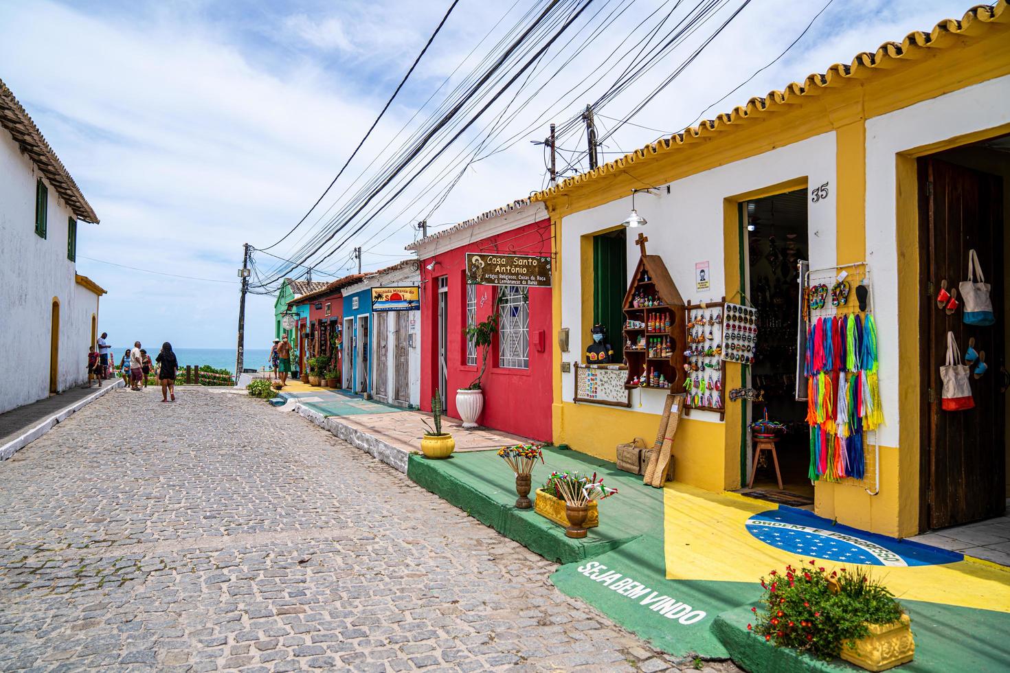 arraial d'ajuda - bahia - brasile - circa gennaio 2021 - centro storico del comune di arraial d'ajuda, nel sud di bahia. foto