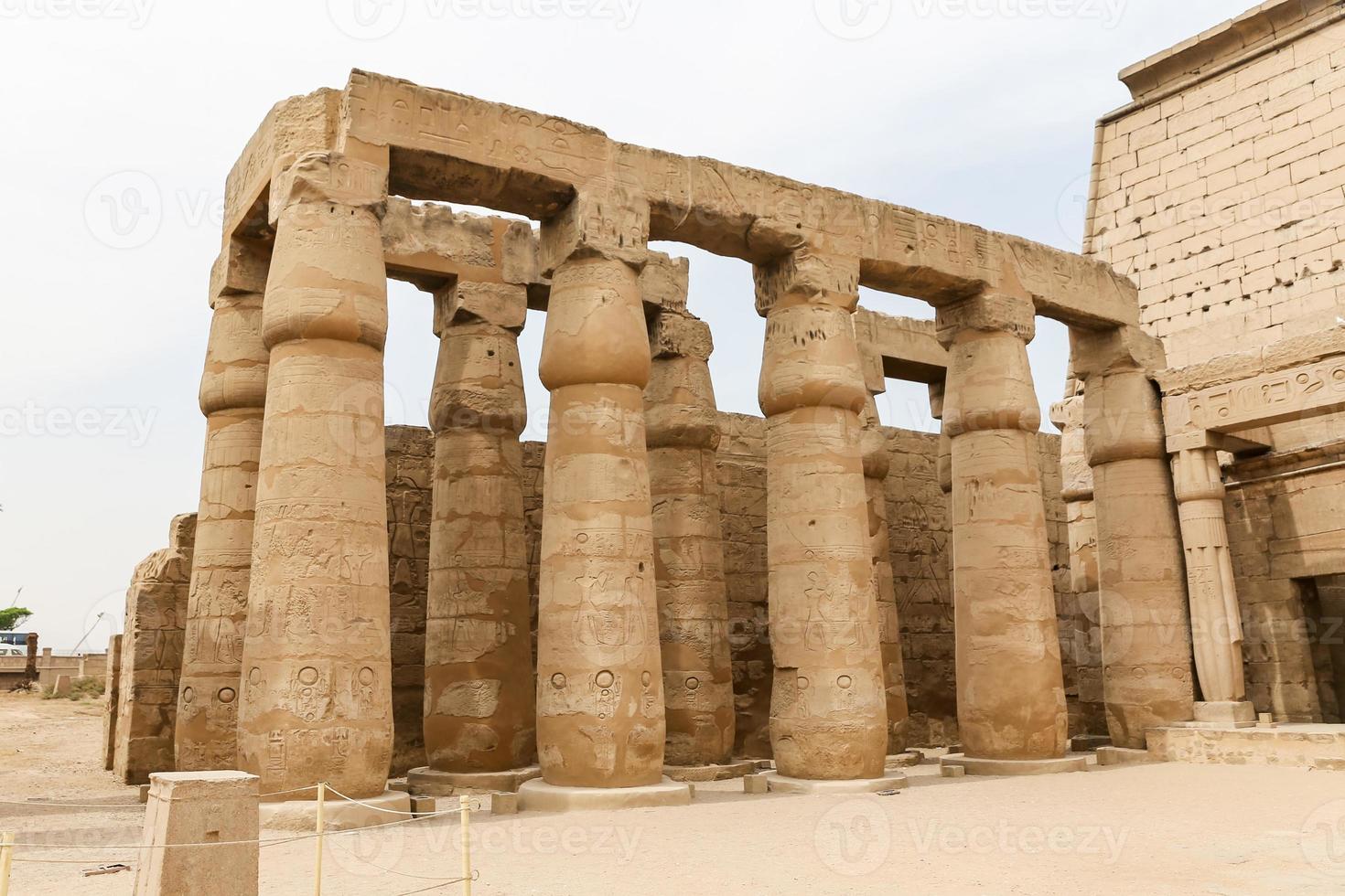 colonne nel tempio di luxor, luxor, egitto foto