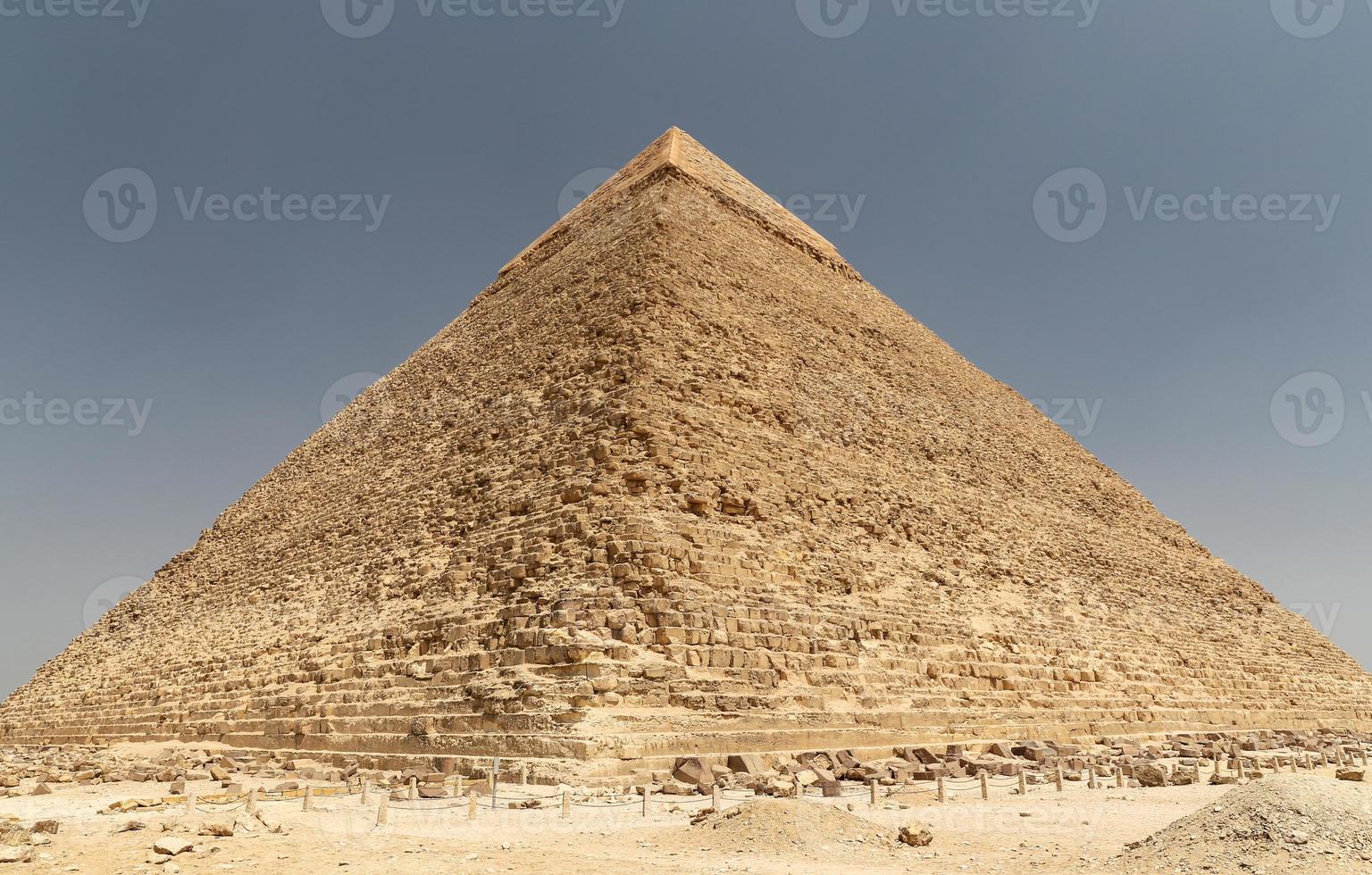 piramide di khafre nel complesso piramidale di giza, cairo, egitto foto