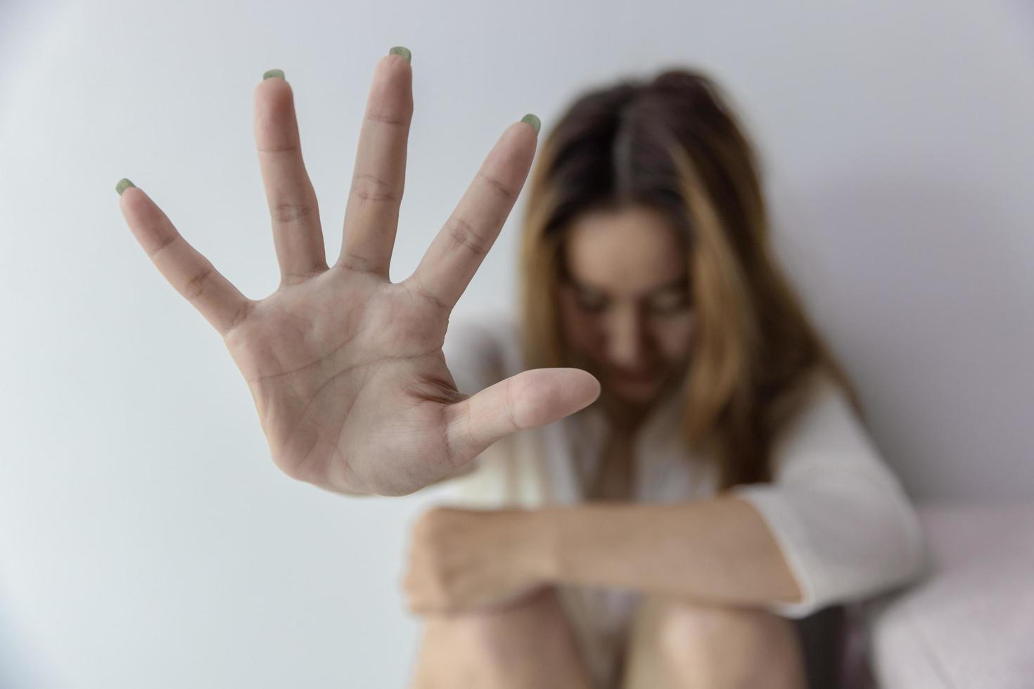 concetto di fermare le molestie sessuali contro le donne e lo stupro, fermare la violenza contro le donne, le molestie sessuali, la tratta di esseri umani. foto