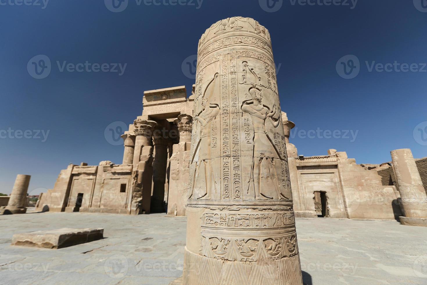 colonna nel tempio di kom ombo, assuan, egitto foto