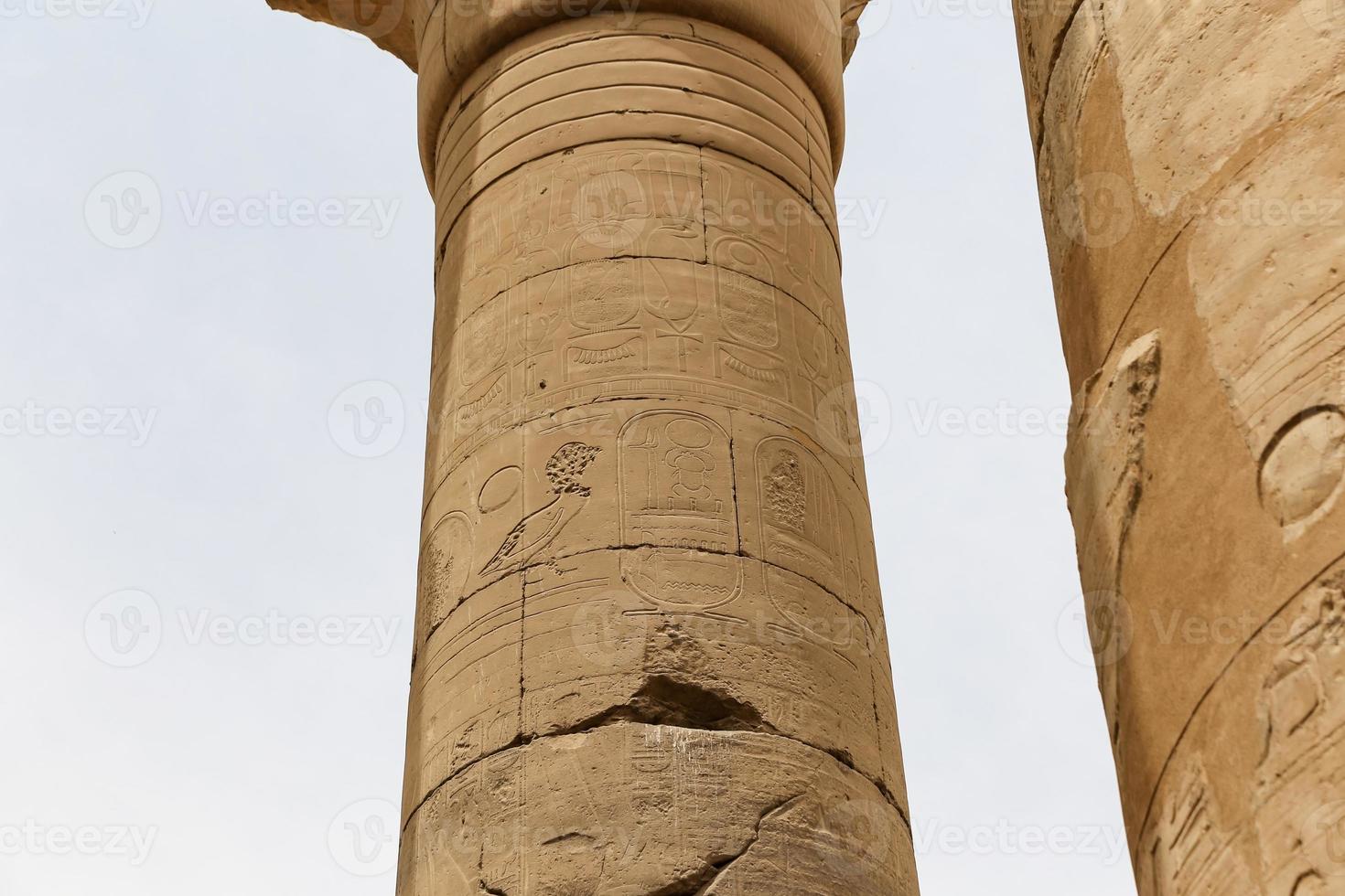 colonne nel tempio di luxor, luxor, egitto foto