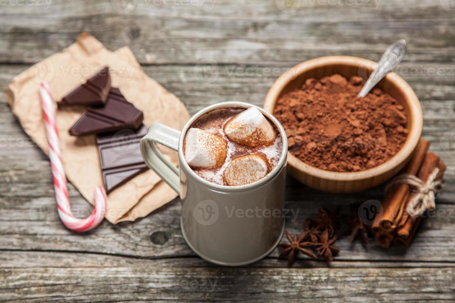 bevanda al cacao con marshmallow foto