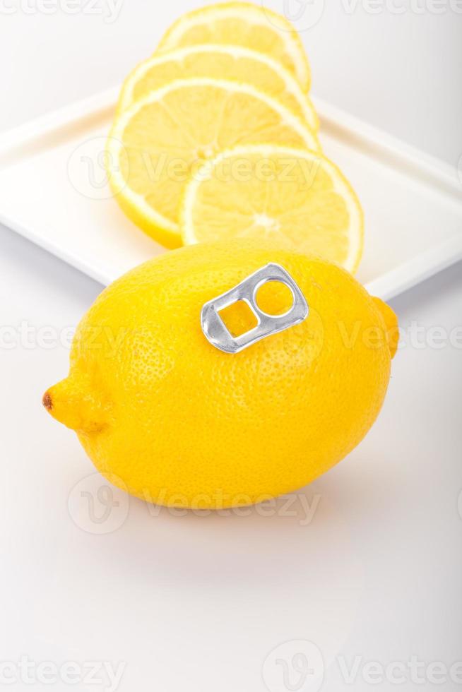 limone come una lattina foto