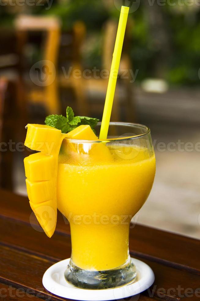 succo di mango fresco - bevanda tailandese foto