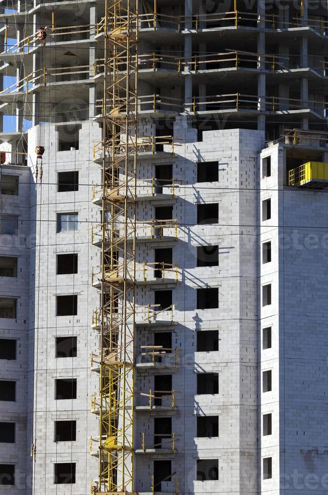 costruzione di un nuovo quartiere moderno in una città foto