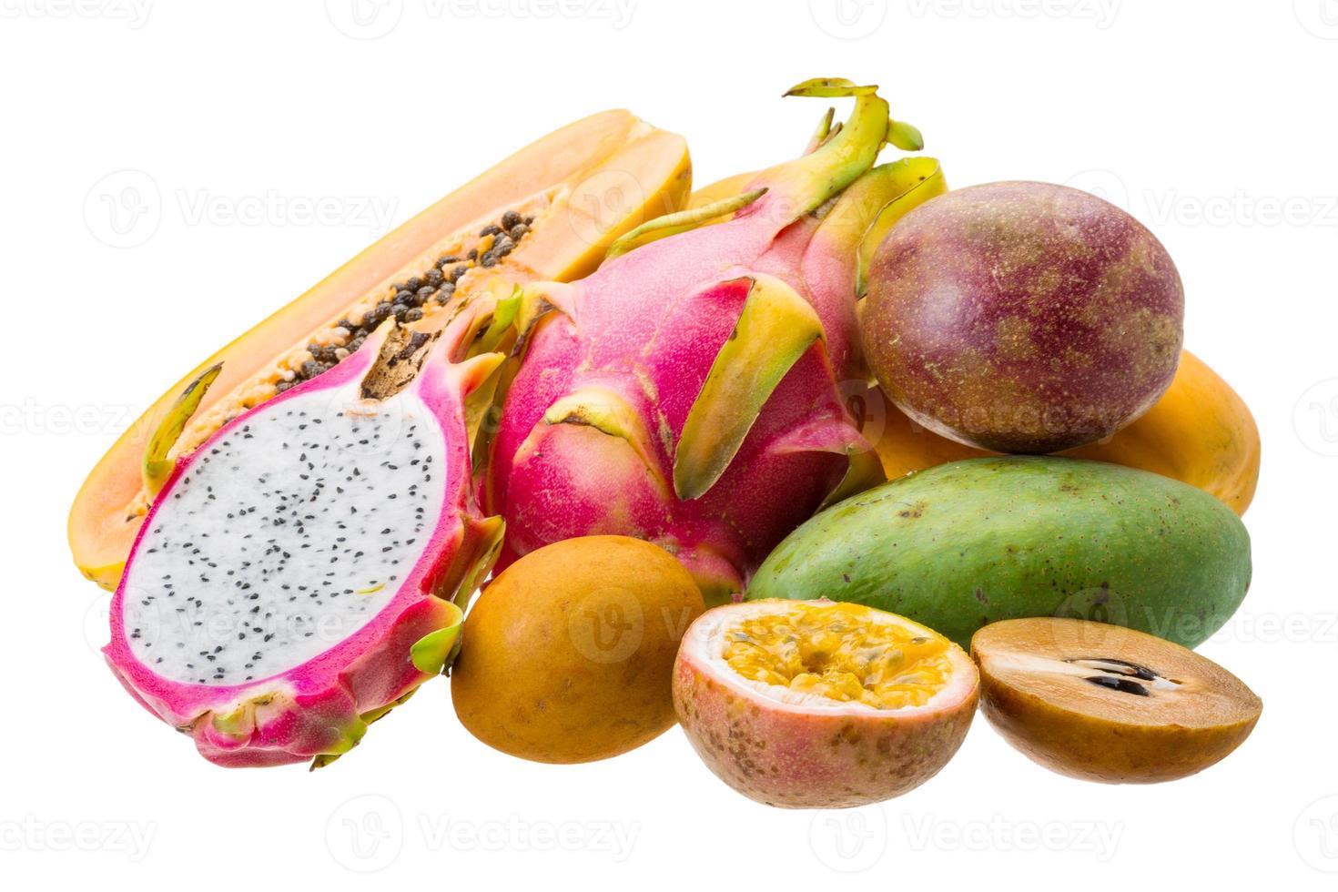 frutti tailandesi su sfondo bianco foto