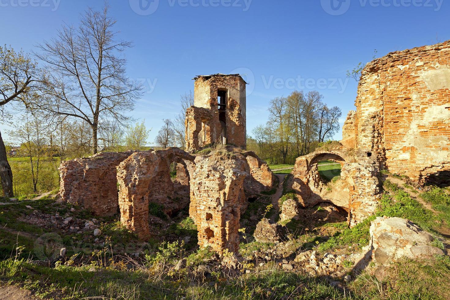 la foto di parte delle strutture. rovine della fortezza