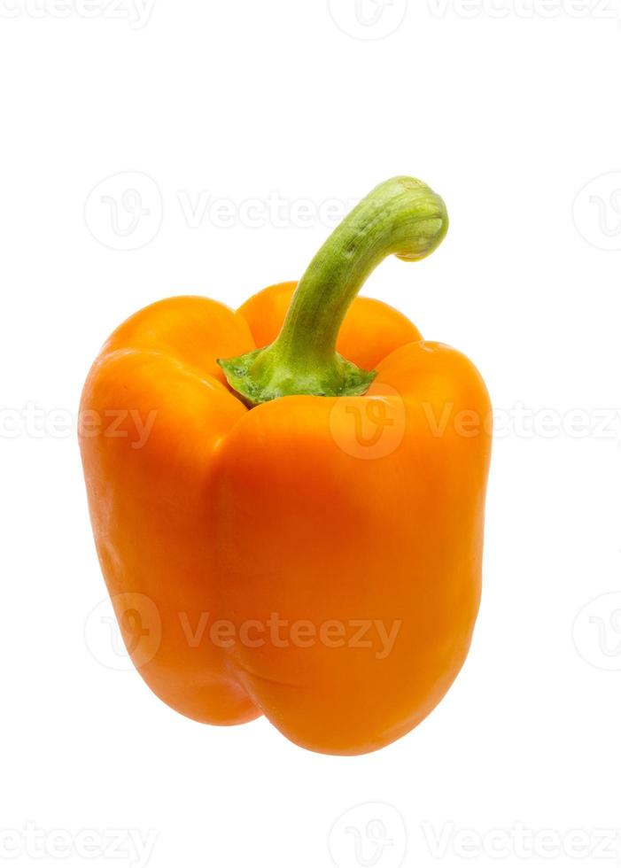 peperone bulgaro arancione su sfondo bianco foto