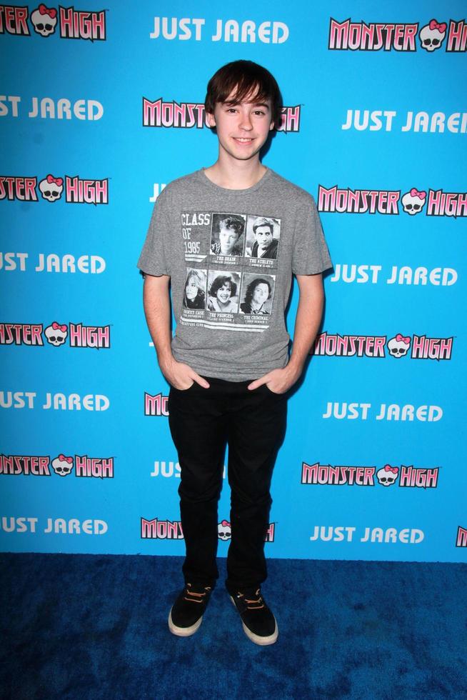 Los Angeles, 26 marzo - Chad Roberts al just jared s throwback party di giovedì al moonlight rollerway il 26 marzo 2015 a Glendale, ca foto