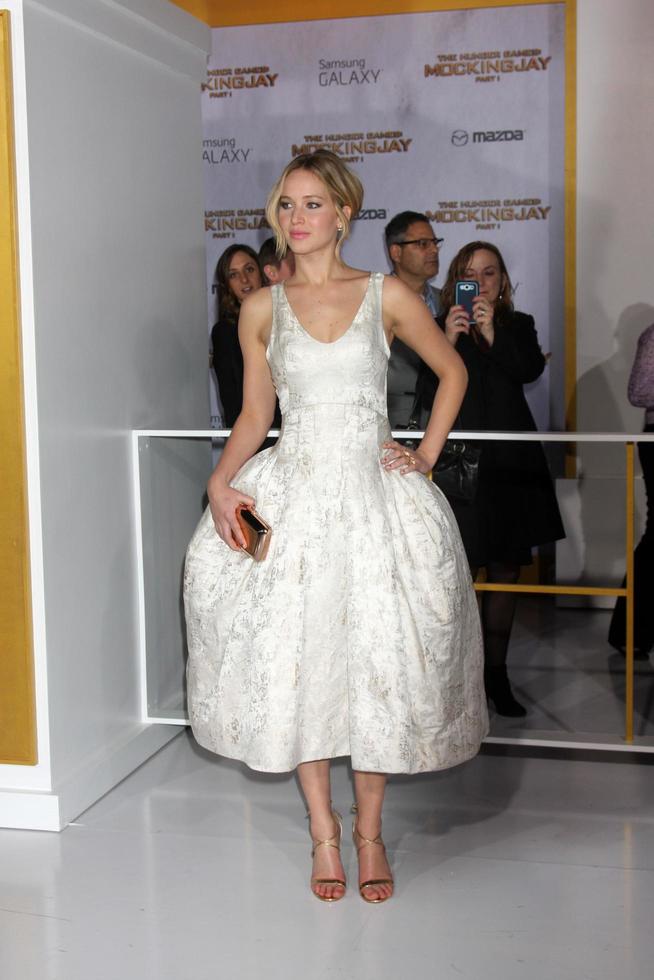 los angeles, nov 17 - jennifer lawrence ai giochi della fame - mockingjay parte 1 premiere al teatro nokia il 17 novembre 2014 a los angeles, ca foto