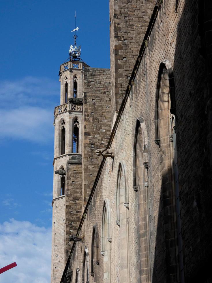 dettagli dell'edificio religioso, chiesa di santa maria del mar nel quartiere nato di barcellona. foto