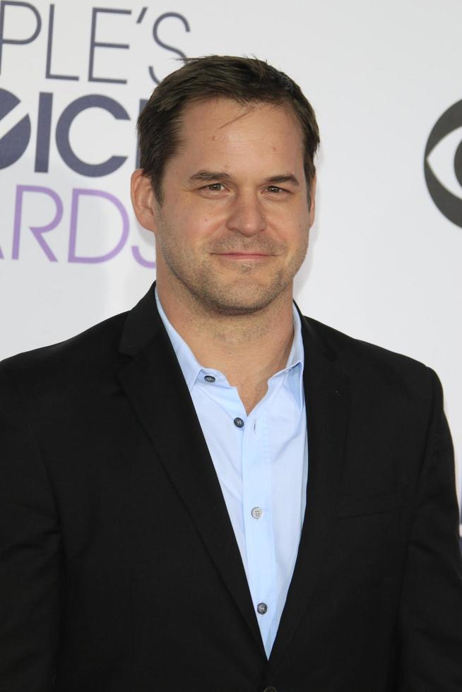 los angeles, 6 gennaio - Kyle Bornheimer al Peoples Choice Awards 2016, arrivi al microsoft theater la live il 6 gennaio 2016 a los angeles, ca foto