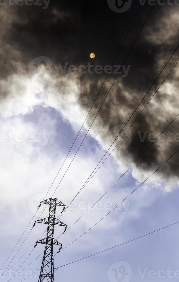 fumo da incendio industriale foto