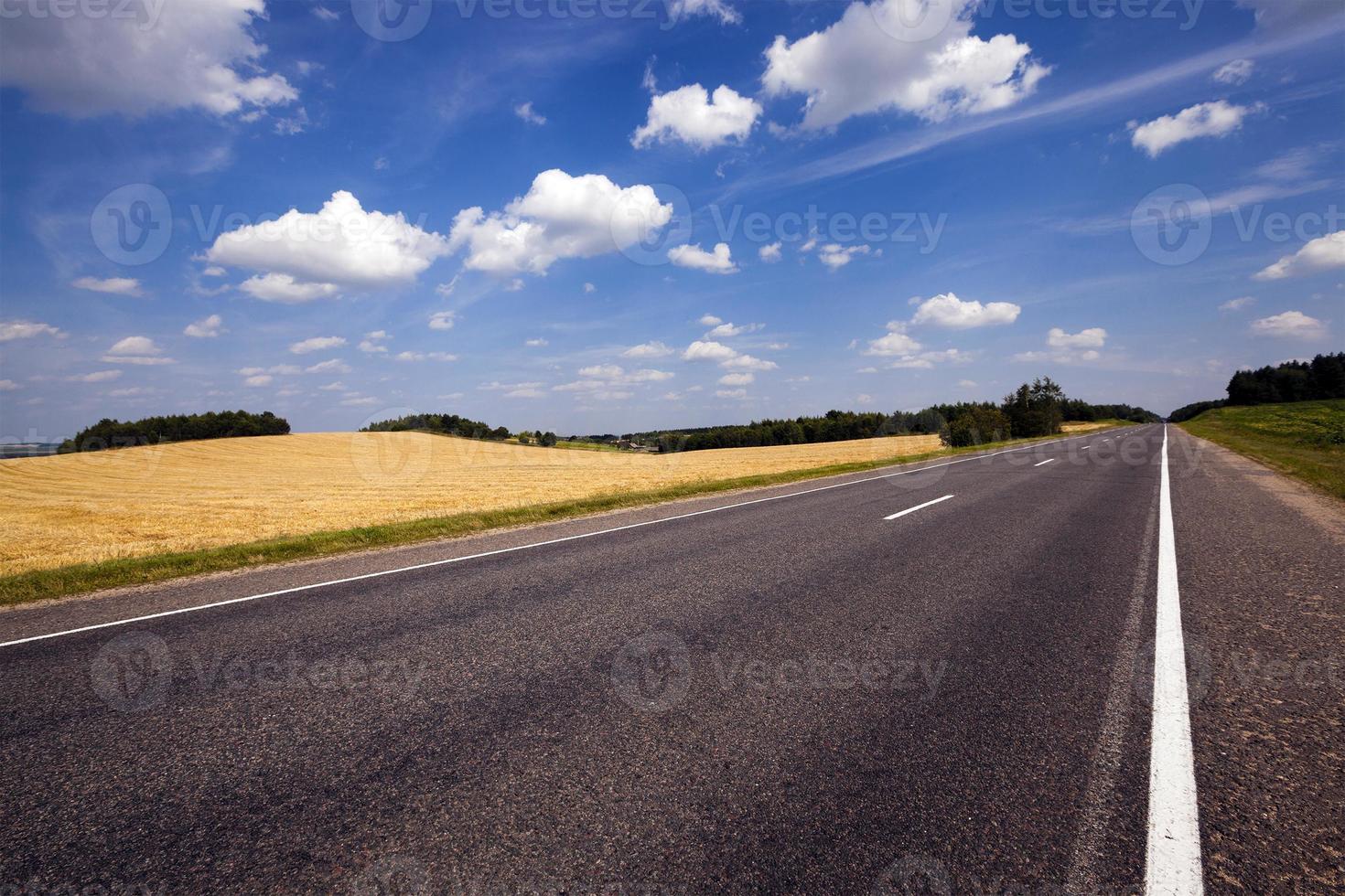 la strada asfaltata foto