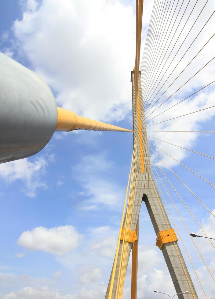 mega ponte dell'imbracatura, rama 8, a bangkok in tailandia foto