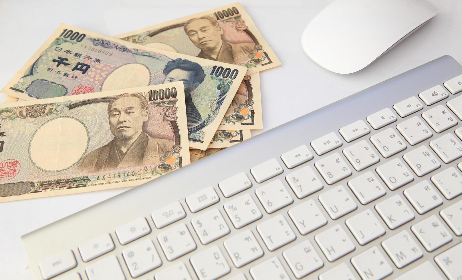 yen giapponese sulla tastiera foto