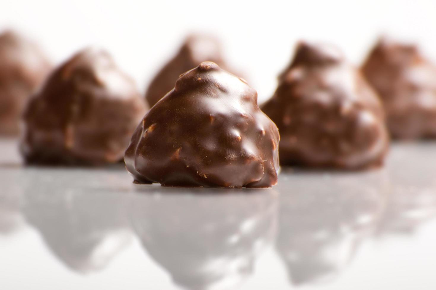 cioccolatini con noci foto