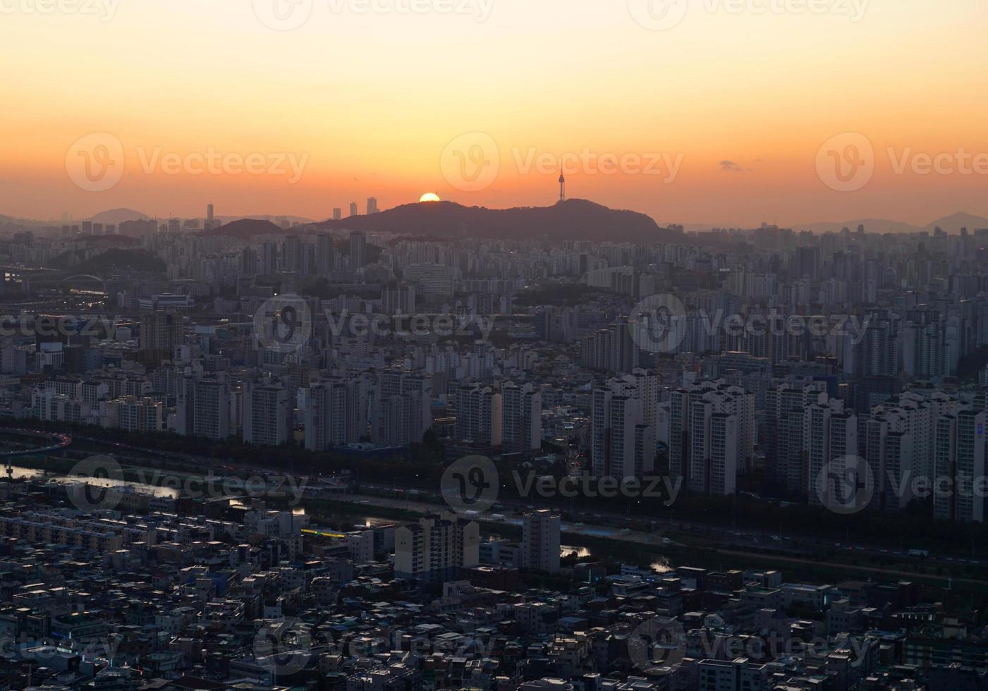 la vista del tramonto da qui è fuori vista. foto